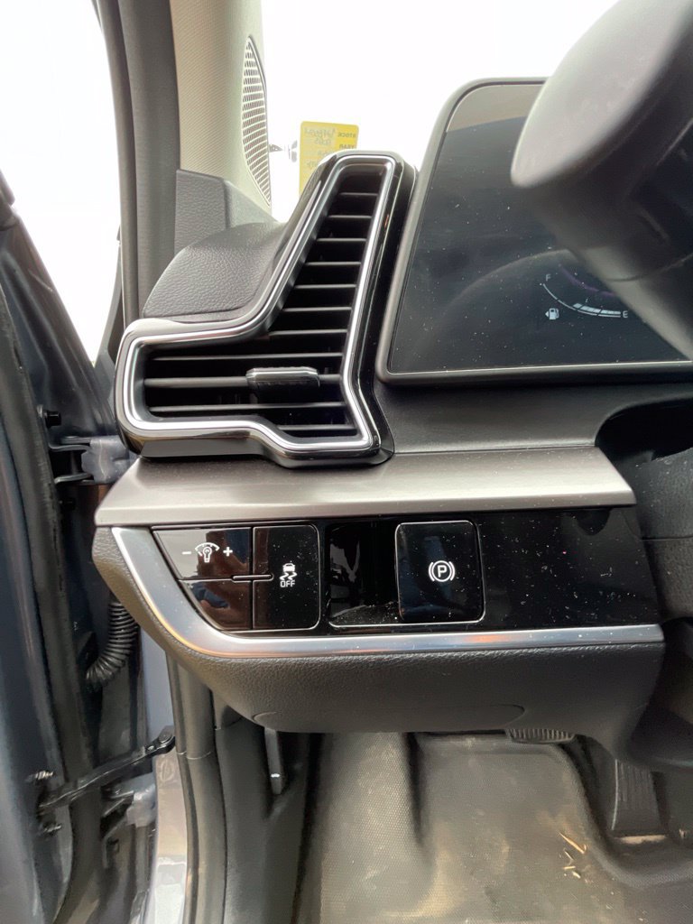 Used 2023 Kia Sportage EX FWD image 13