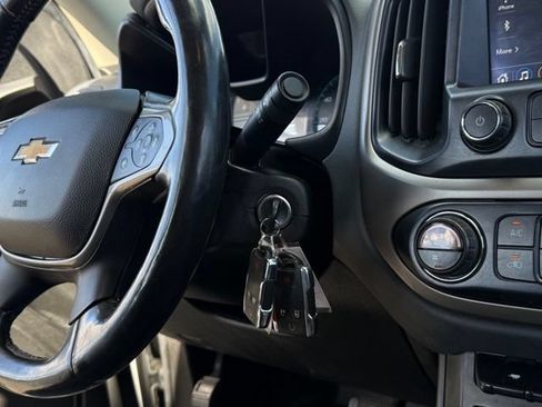 Used 2019 Chevrolet Colorado Z71 AWD/4WD image 9