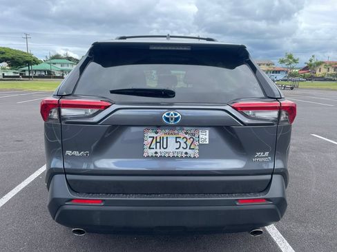Used 2022 Toyota RAV4 XLE AWD/4WD image 8