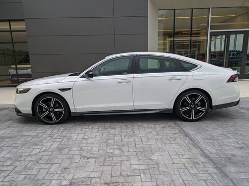 Used 2023 Honda Accord Sport image 9