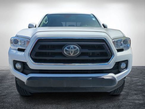 Used 2021 Toyota Tacoma SR5 AWD/4WD image 9