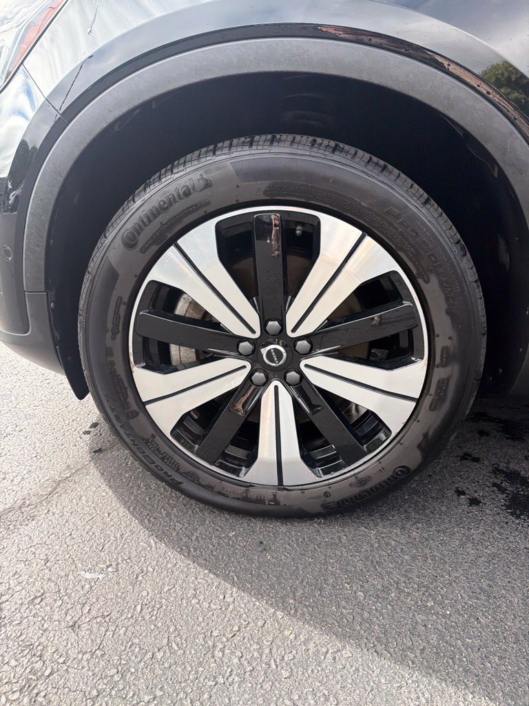 Used 2023 Volvo XC40 Recharge Plus w/ Protection Package Premier AWD/4WD image 4