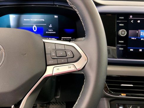 Used 2022 Volkswagen Taos SE image 22