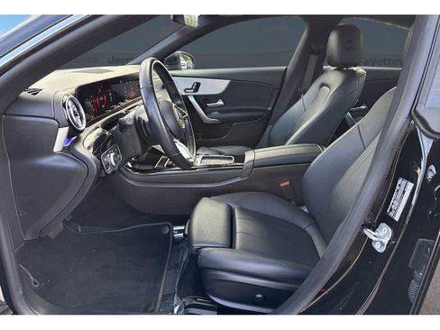Used 2025 Mercedes-Benz CLA 250 image 10