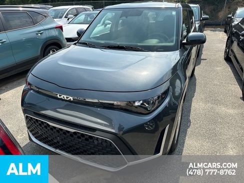 Used 2025 Kia Soul LX w/ LX Technology Package FWD image 10