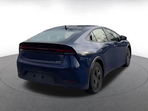 Used 2025 Toyota Prius LE image 10