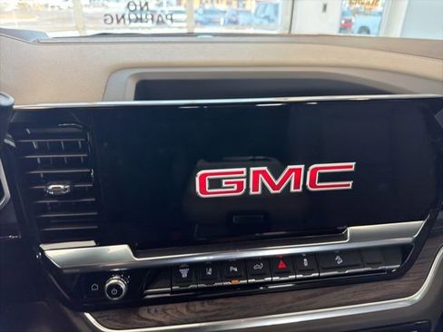 New 2026 GMC Sierra 3500 SLT w/ SLT Premium Package AWD/4WD image 39
