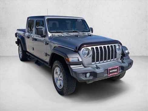 Used 2020 Jeep Gladiator Sport w/ Quick Order Package 24S image 3
