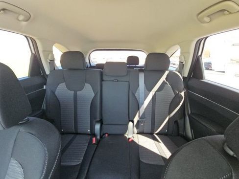 New 2026 Kia Sorento LX FWD image 19