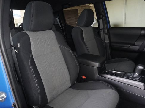 Used 2021 Toyota Tacoma TRD Off-Road image 41