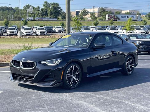 Used 2023 BMW 230i Coupe w/ M Sport Package RWD image 3