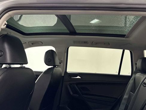 Used 2021 Volkswagen Tiguan SEL image 24