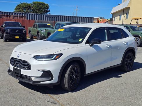 Used 2024 Honda HR-V Sport image 2