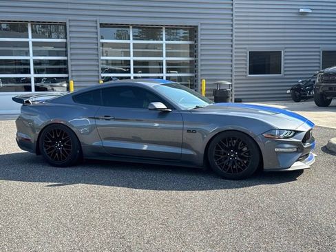 Used 2021 Ford Mustang GT Premium w/ GT Performance Package RWD image 3