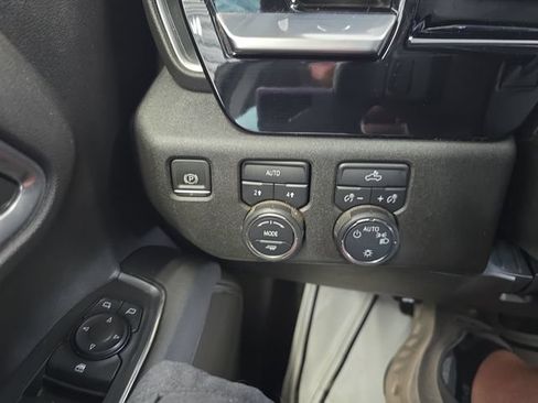 Certified 2022 Chevrolet Silverado 1500 LT AWD/4WD image 20