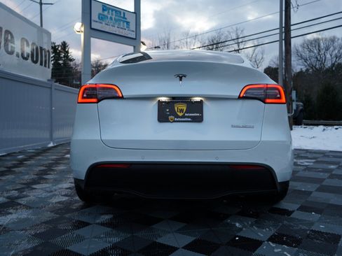 Used 2020 Tesla Model Y Performance image 11