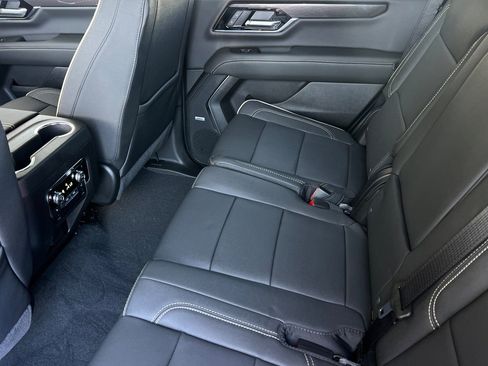 New 2026 GMC Yukon Elevation image 10