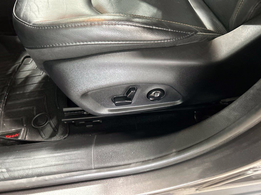 Used 2019 Jeep Compass Limited AWD/4WD image 11