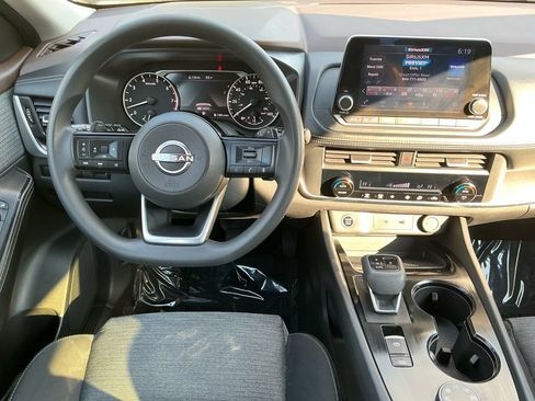 Used 2023 Nissan Rogue SV AWD/4WD image 16
