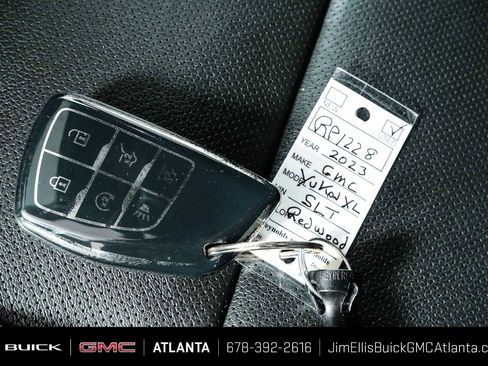 Used 2023 GMC Yukon XL SLT AWD/4WD image 81
