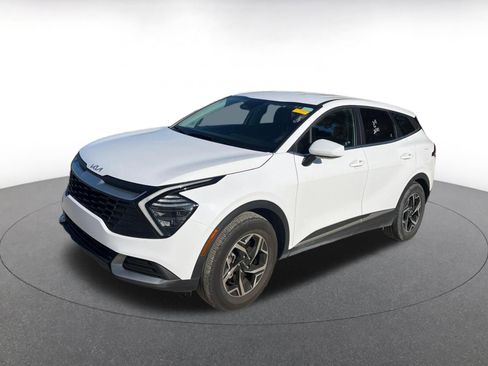 Used 2025 Kia Sportage LX FWD image 7