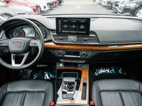 Used 2023 Audi Q5 2.0T Premium w/ Convenience Package image 12