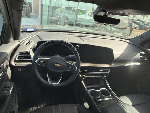 Used 2026 Chevrolet Traverse High Country FWD image 11