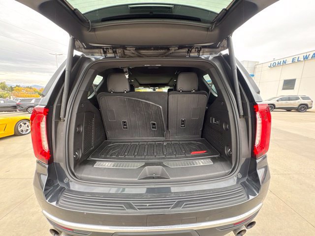 Used 2022 GMC Yukon Denali w/ Denali Premium Package AWD/4WD image 22