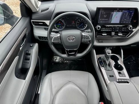 Used 2021 Toyota Highlander Limited image 5
