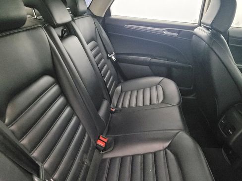 Used 2020 Ford Fusion SEL image 19