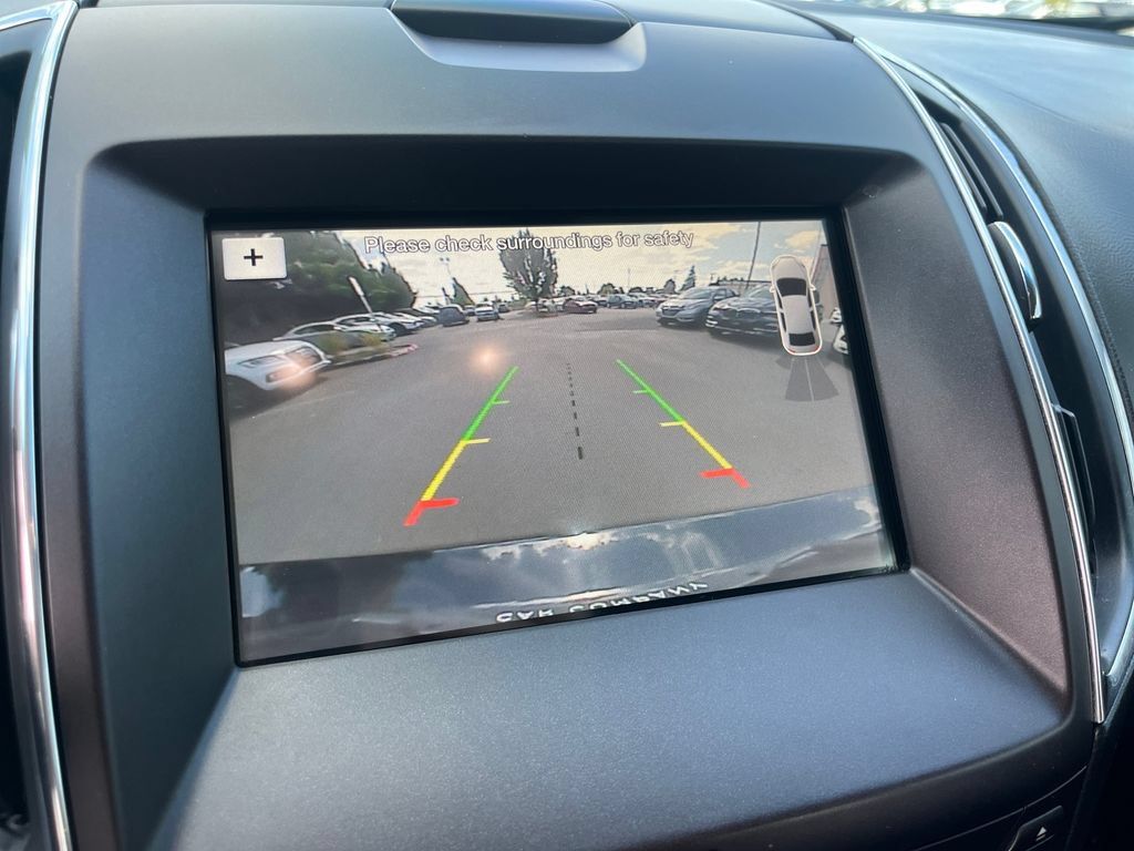 Used 2018 Ford Edge Titanium w/ Technology Package AWD/4WD image 21