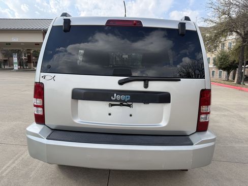 Used 2009 Jeep Liberty Sport w/ Popular Equipment Group image 6