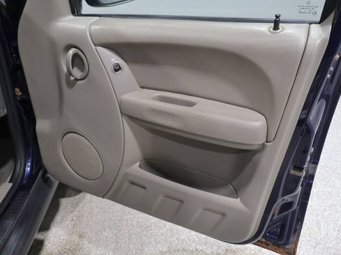 Used 2007 Jeep Liberty Sport AWD/4WD image 22