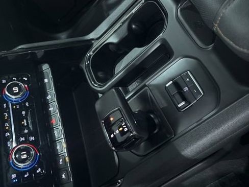 Used 2022 GMC Sierra 1500 AT4 w/ Technology Package AWD/4WD image 17