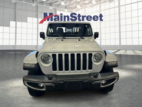 Used 2023 Jeep Gladiator Sport image 8