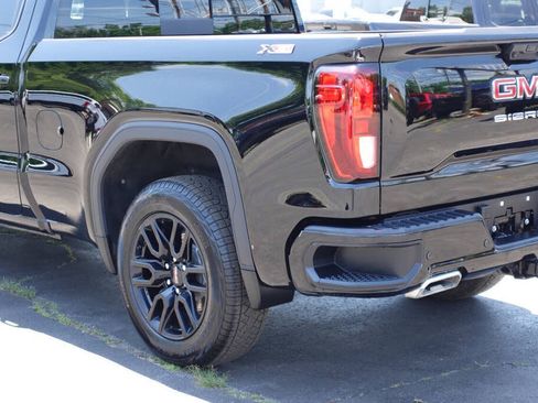 Used 2025 GMC Sierra 1500 Elevation w/ Elevation Premium Package AWD/4WD image 10