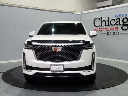 Used 2023 Cadillac Escalade Luxury AWD/4WD image 4