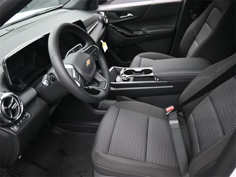 New 2026 Chevrolet Equinox LT w/ Safety and Technology Package image 8