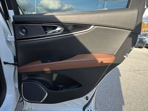 Used 2023 Lincoln Nautilus Reserve w/ Equipment Group 201A image 14