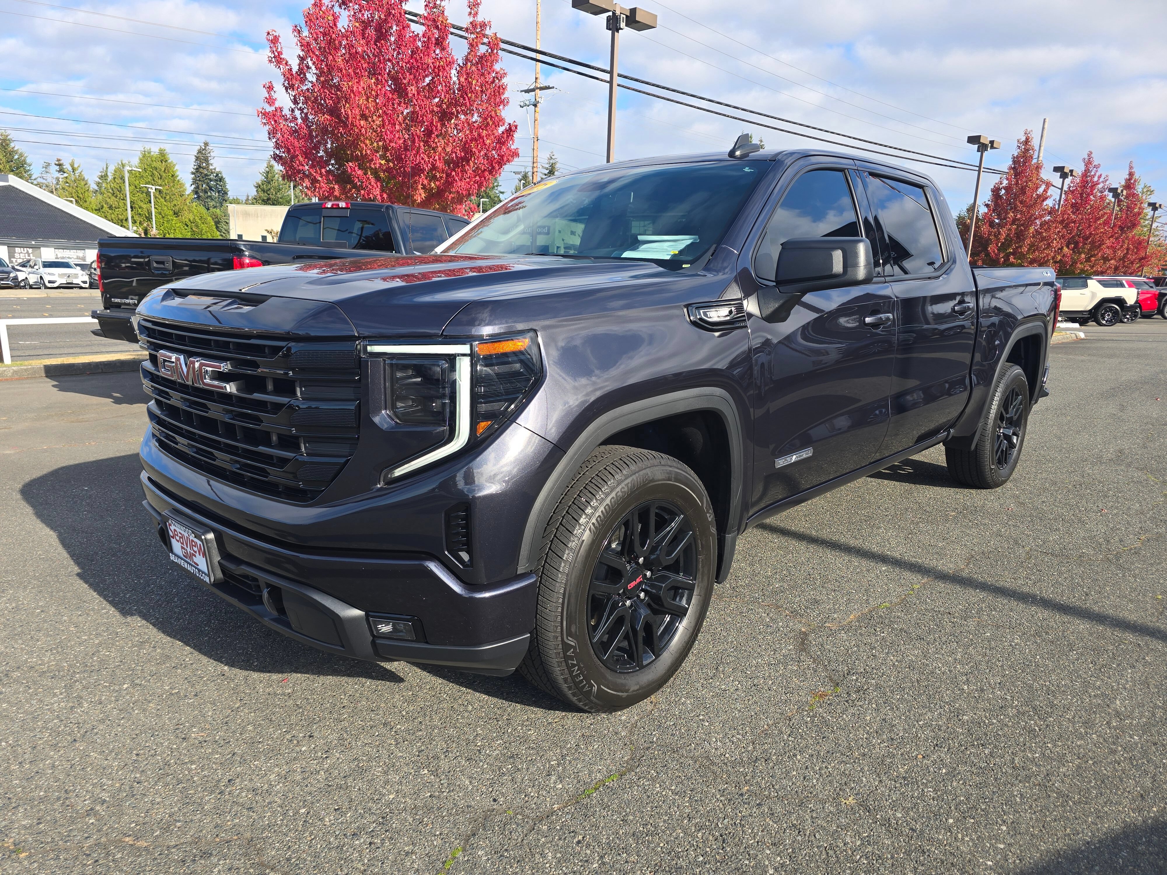 Used 2025 GMC Sierra 1500 Elevation AWD/4WD image 3