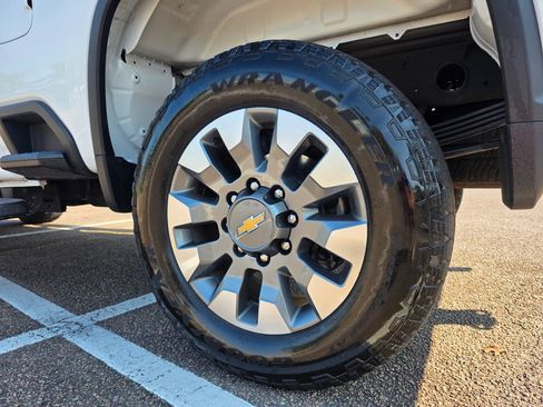 Certified 2024 Chevrolet Silverado 2500 Custom w/ Custom Value Package image 32