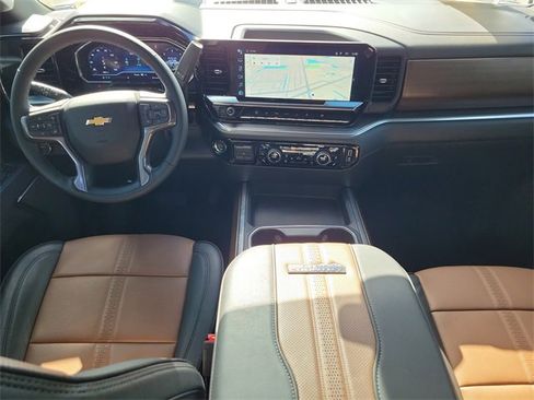 Certified 2025 Chevrolet Silverado 3500 High Country w/ High Country Premium Package image 11