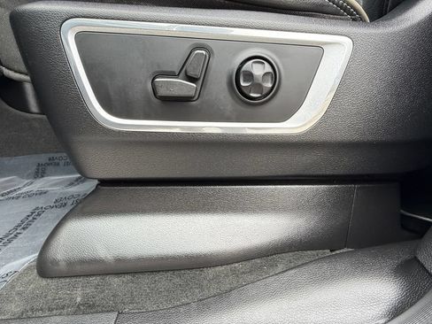 Used 2021 RAM 1500 Laramie AWD/4WD image 10