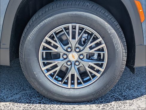 New 2026 Chevrolet Traverse LT w/ Driver Confidence Package FWD image 12