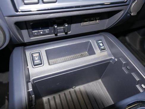 Used 2019 Nissan Titan SV w/ SV Convenience Package image 21