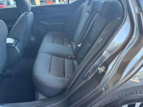 Used 2025 Nissan Altima 2.5 SV FWD image 27