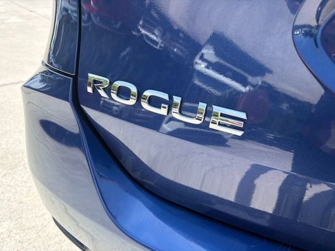 Used 2018 Nissan Rogue SV FWD image 9
