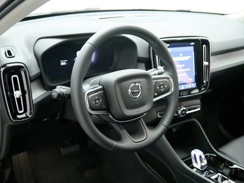 New 2026 Volvo XC40 B5 Ultra w/ Climate Package AWD/4WD image 13