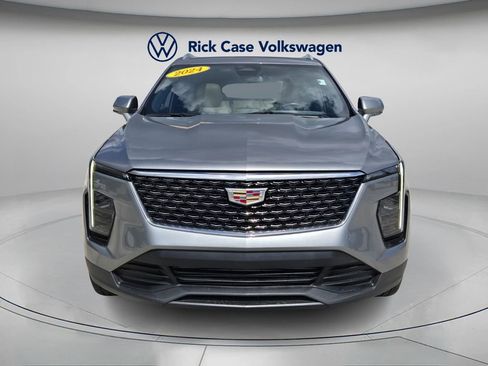 Used 2024 Cadillac XT4 Luxury w/ Cold Weather Package image 4