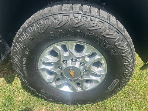 Used 2025 Chevrolet Silverado 2500 W/T RWD image 27